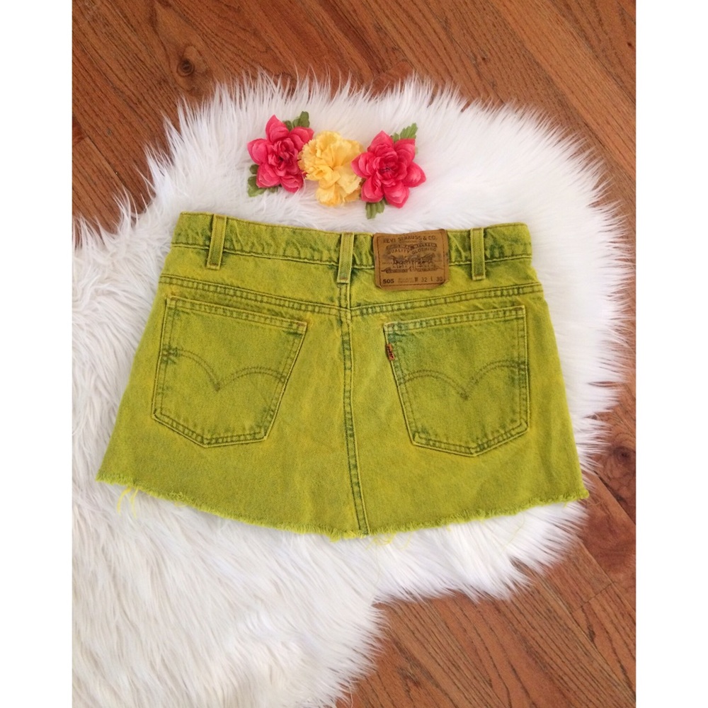 Urban Renewal Vintage Levi's Denim Mini Skirt 🌻